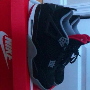 Jordan bred 4s men good condition